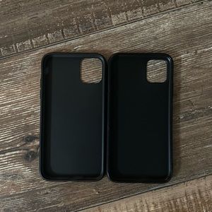 2 Vans Off The Wall iPhone 11 Cases